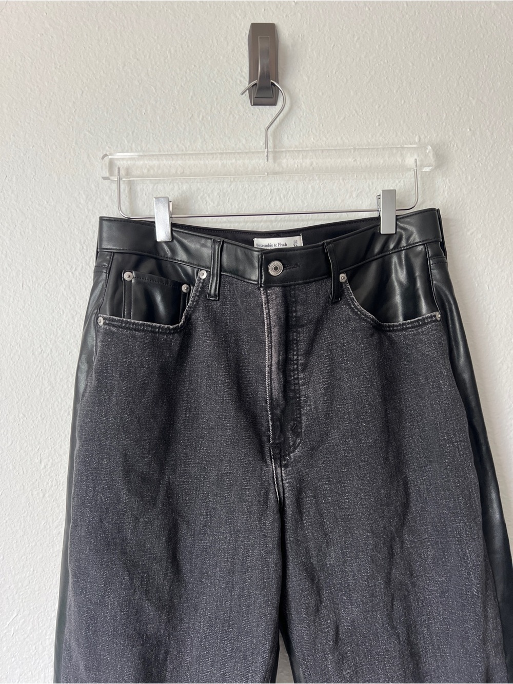 Abercrombie & Fitch jeans with faux leather back 32/14L - Picture 4 of 5